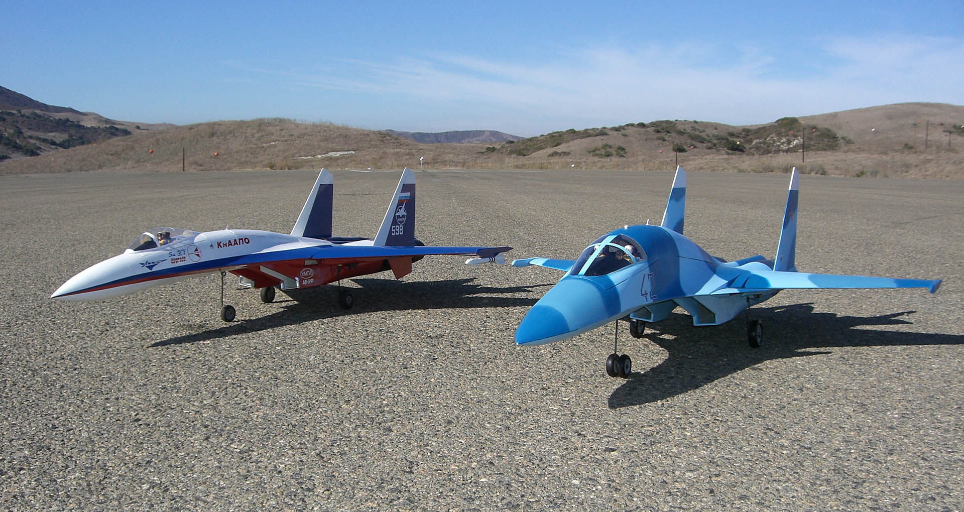 Su-27 Flanker & Su-27IB Platepus on the tarmac.